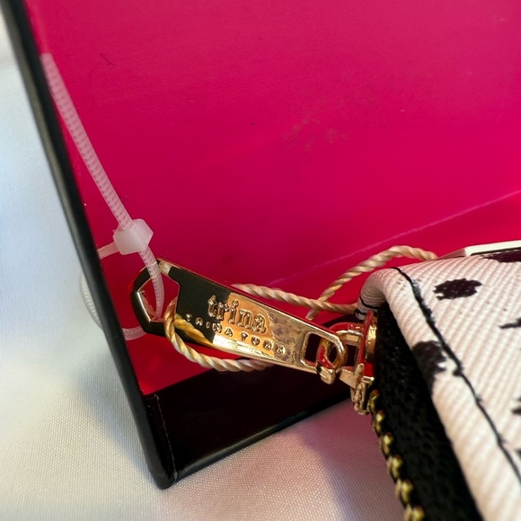 Trina Turk Black & White Leather Zip Wallet (New in Box) - Picture 7 of 10